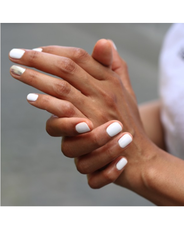 "SNOW" white nail polish: Manucurist